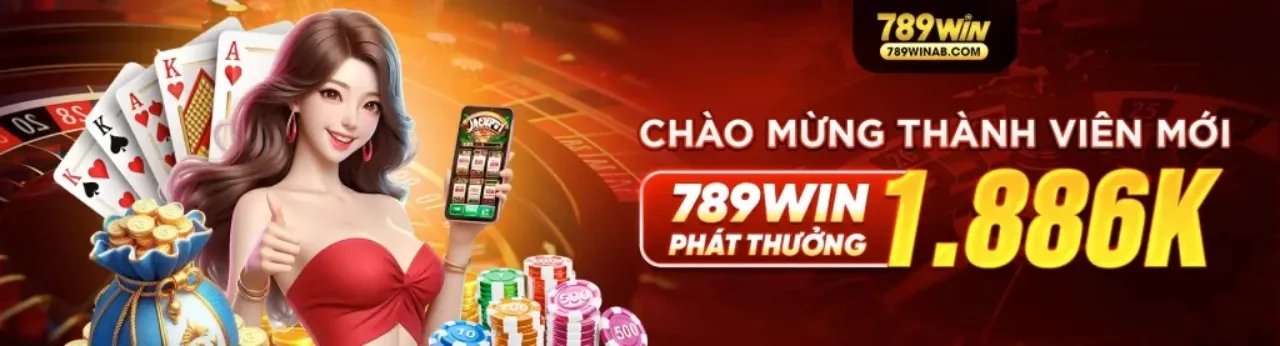 Bàn Baccarat tại TDTC với thẻ bài và chip, thể hiện chiến lược chơi